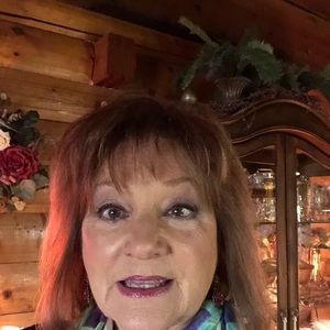 Meet your Posher, Corrine